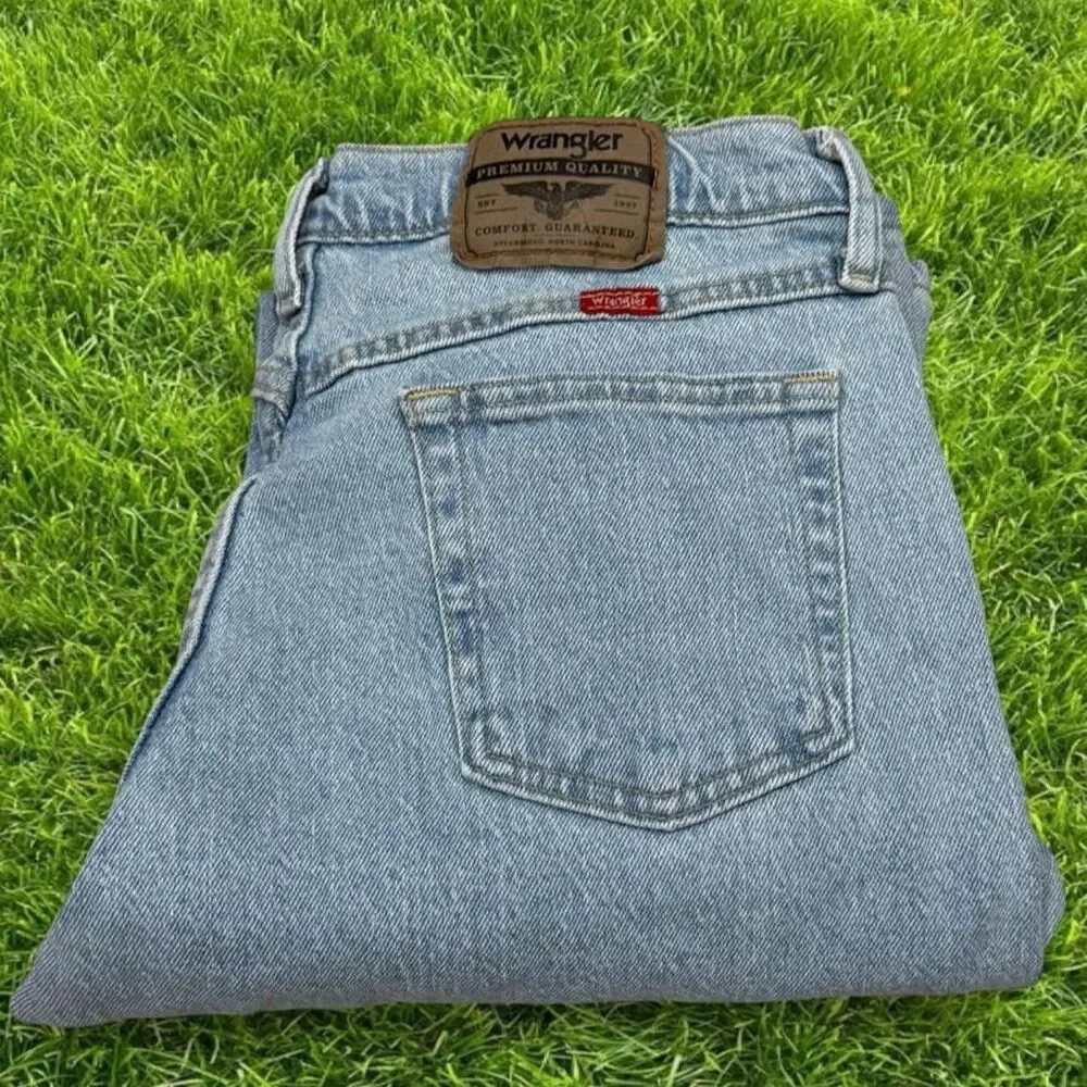 2000s light wash wrangler jeans